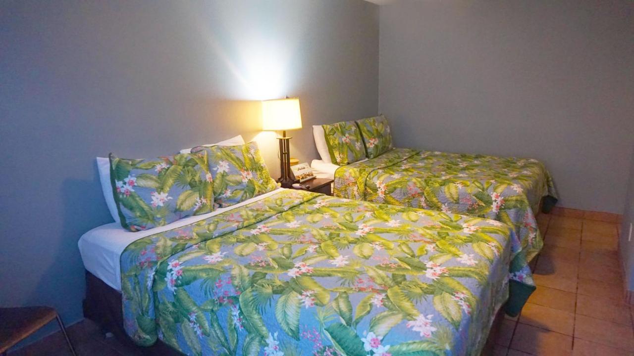 Upper Deck Hotel And Bar - Adults Only South Padre Island Buitenkant foto