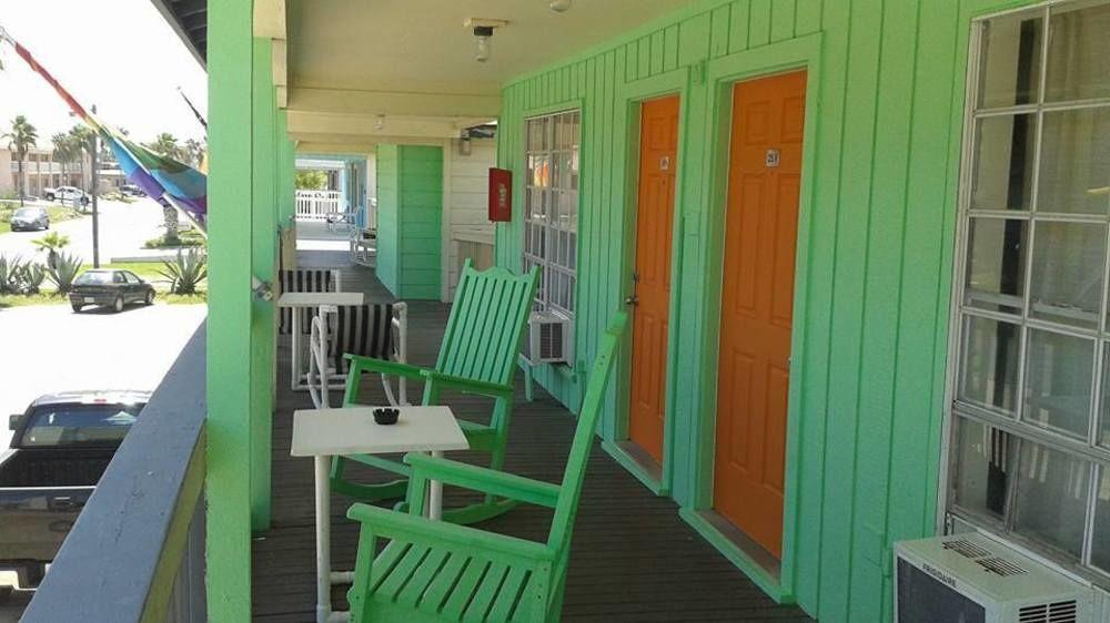 Upper Deck Hotel And Bar - Adults Only South Padre Island Buitenkant foto