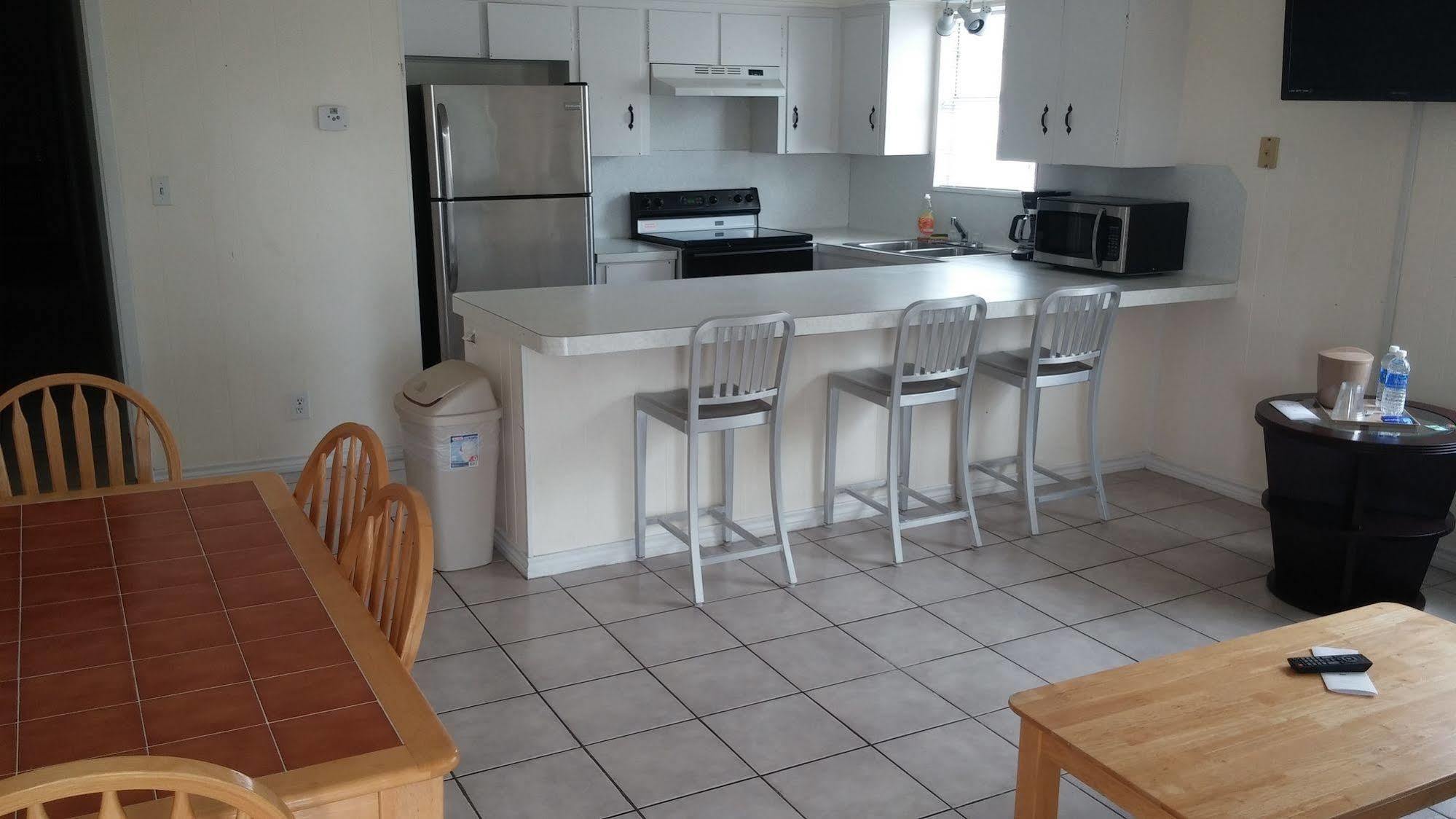 Upper Deck Hotel And Bar - Adults Only South Padre Island Buitenkant foto
