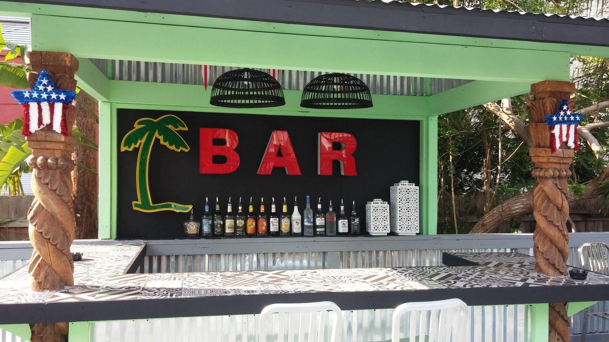 Upper Deck Hotel And Bar - Adults Only South Padre Island Buitenkant foto